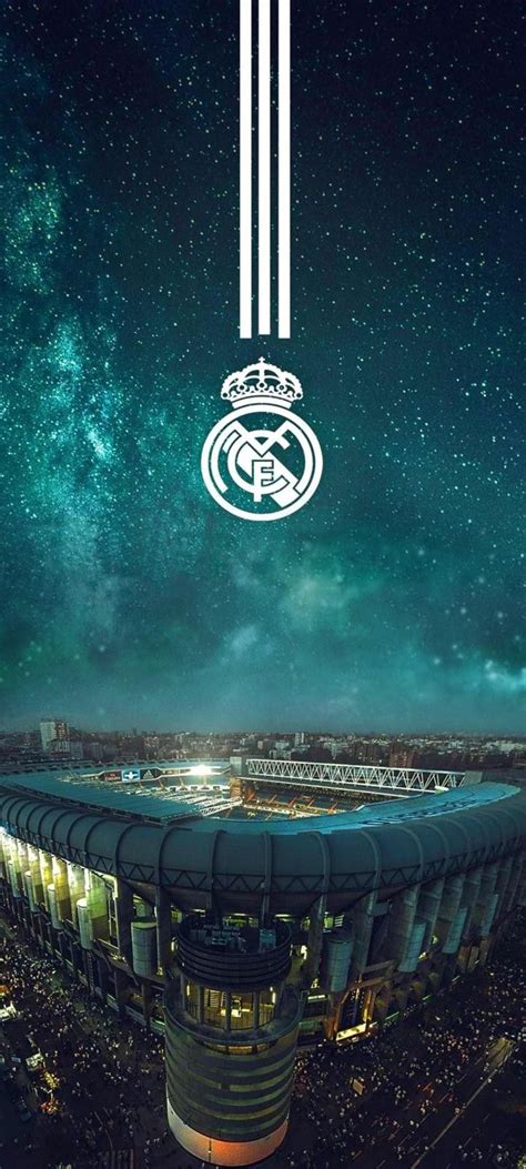 Real Madrid Logo in 4K Splendor: A Wallpaper Showcase