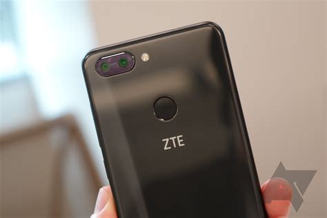 ZTE announces the mid-range Blade V9 and the Tempo Go, its first ...