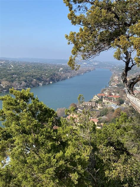 Hiking to Mount Bonnell at Covert Park in Austin, Texas | From One Girl to One World