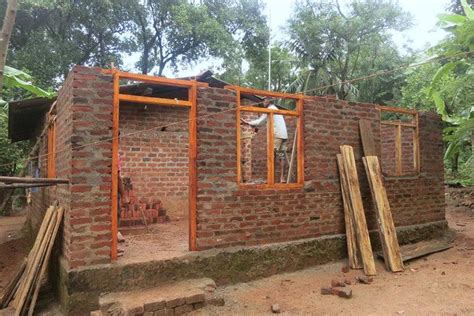 Building Low-Tech, Sustainable Clay Brick Houses