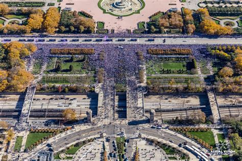 Chicago Cubs Parade 2016 - Aerial Vision Chicago Productions