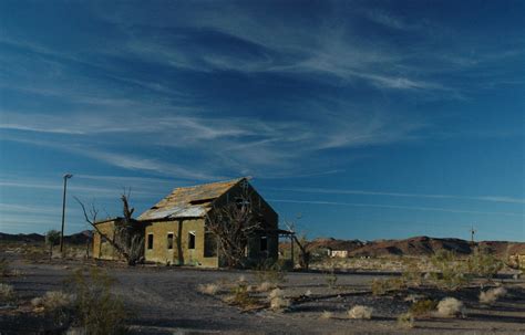 Ludlow, California. (photo by Dave van Hulsteyn) ... / north america ...