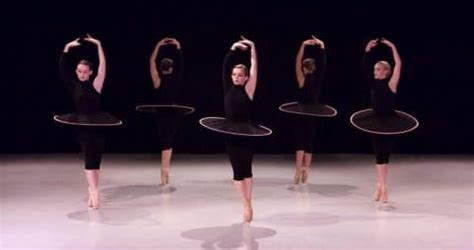 Pas de Bourrée, toda la información del movimiento de ballet.