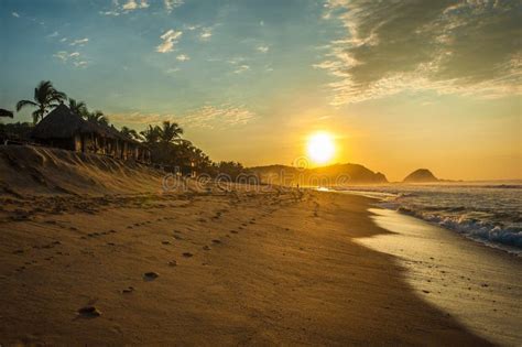 Zipolite Beach at Sunrise, Mexico Stock Photo - Image of beautiful, outdoors: 36859052