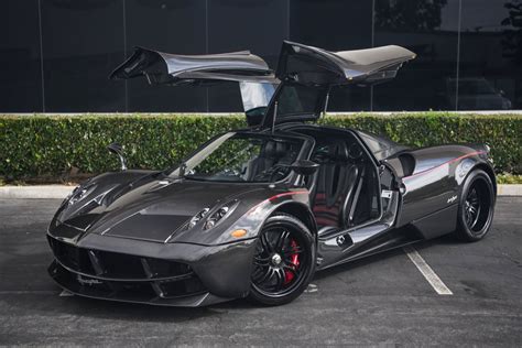 A carbon fiber Pagani Huayra is up for sale | Vehiclejar Blog