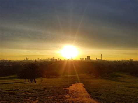 Sunrise shot on Primrose Hill : r/london