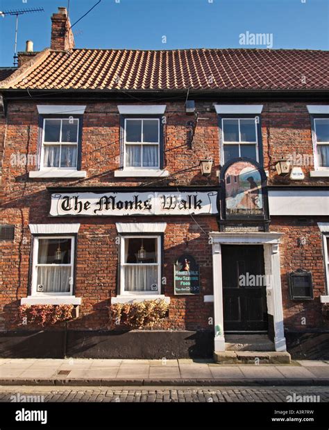 Traditional English pub tavern in Beverley, East Yorkshire, UK Stock Photo - Alamy