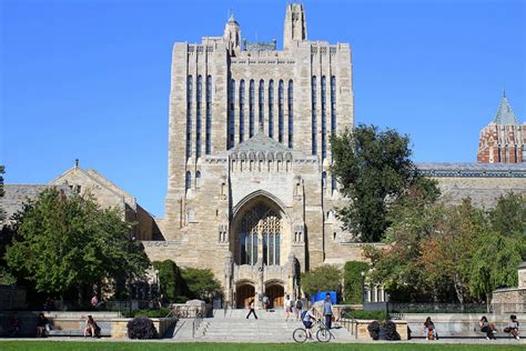 Cross Campus Yale University New Haven Connecticut - Worldwide Destination Photography & Insights