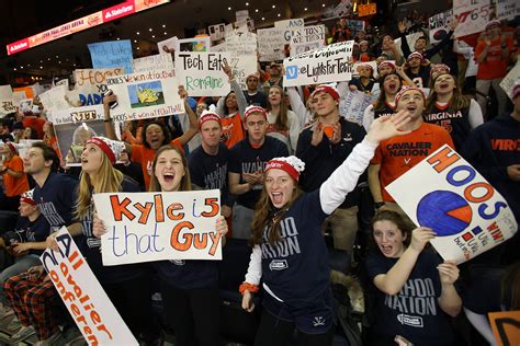 The best signs from ESPN’s ‘College GameDay’ at UVA | UVA Today