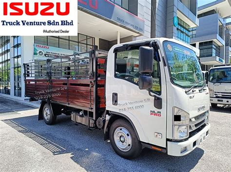 Isuzu Lorry 14.5ft Wooden Cargo Steel Railing (Model: NLR77UHE)