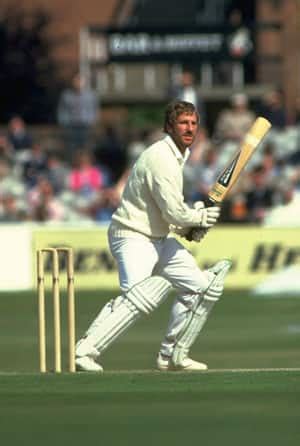 Botham's bat of 1981 Ashes to be auctioned - Cricket Country