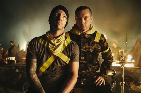 Twenty One Pilots New ‘My Blood’ Song Snippet in ‘Trench’ Commercial During 2018 VMAs| Billboard ...