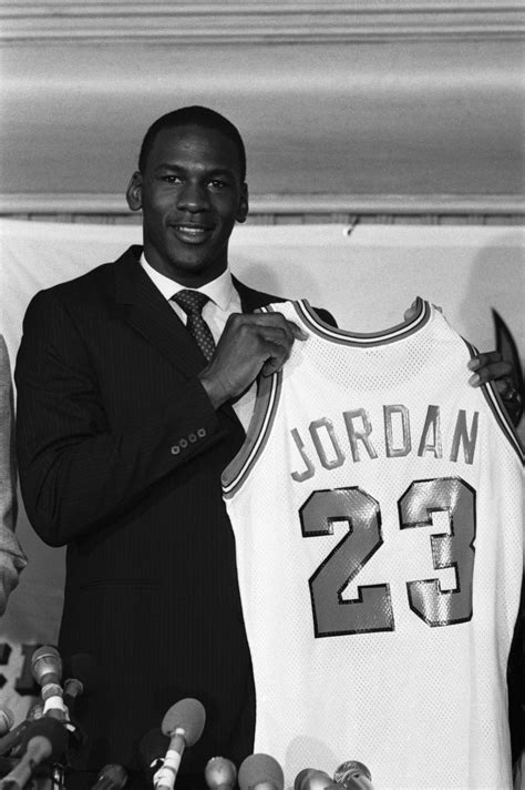 Michael Jordan jersey sells for $320K at auction - Sports Collectors Digest