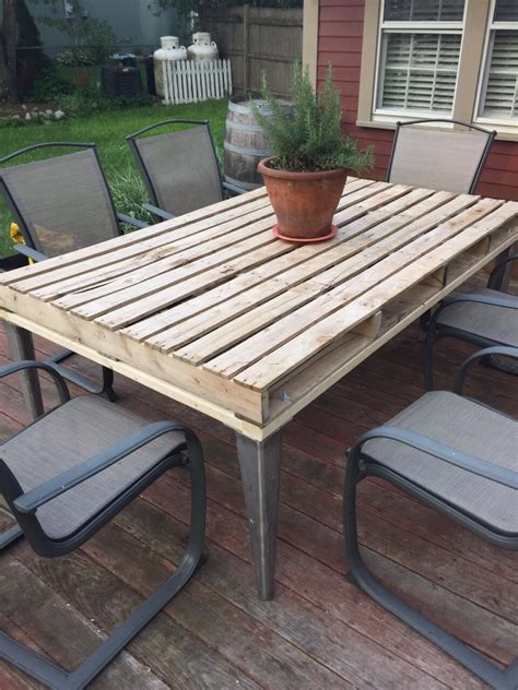 Patio Coffee Table Out of Wooden Pallets | Pallet Ideas