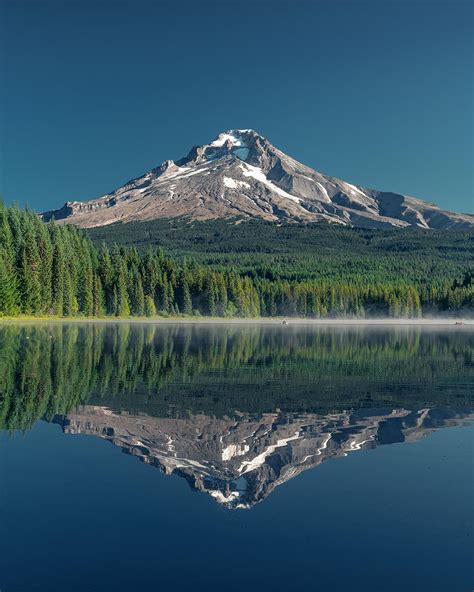 Mount Hood reflecting in Trillium Lake, Oregon [OC][1080x1350] IG ...