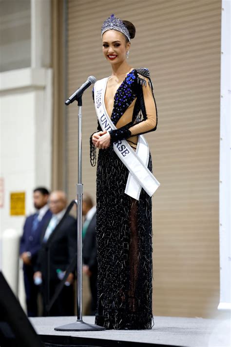 Miss Universe Winner 2022 R’Bonney Gabriel Crowned in Gunmetal Dress