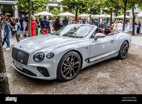 White bentley continental gt hi-res stock photography and images - Alamy