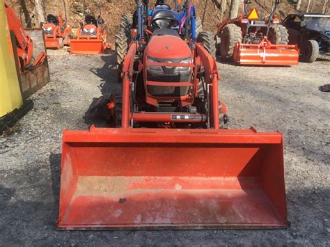 Kubota B2601 loader, 60” mower - Pre-Owned Kubota