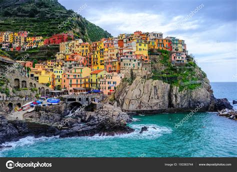 Manarola village, Cinque Terre, Italie image libre de droit par Xantana ...