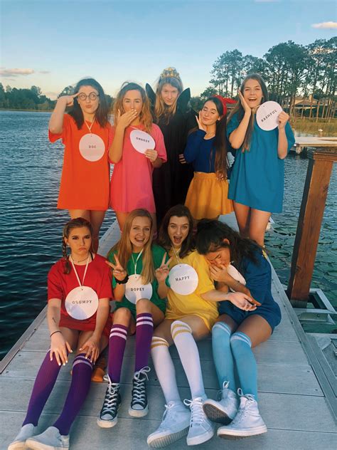 00'S Friend Group Halloween Costumes