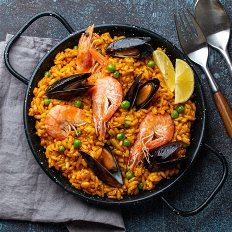 What To Serve With Paella: 15 BEST Savory Side Dishes! 🍚