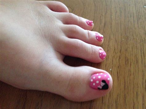 Minnie Mouse Pedicure!! So Nails, Glue On Nails, How To Do Nails, Makeup Nails, Cute Nails, Hair ...