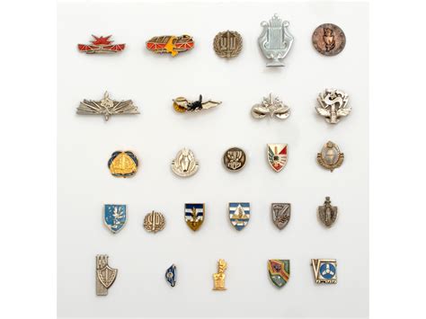 Collection of Pins – IDF Units – II | kedem Auction House Ltd.