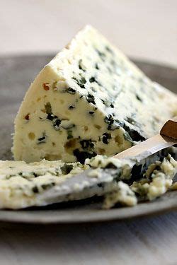 Delicious Recipes and Pairings with Roquefort Cheese