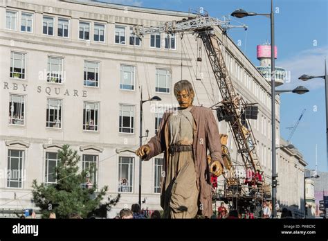 Royal de Luxe - Liverpool Giants Stock Photo - Alamy