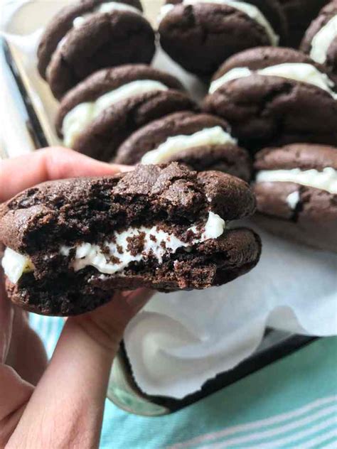 Homemade Oreo Cookies recipe - Knead Some Sweets