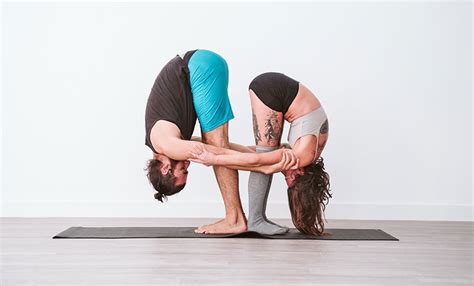 6 Partner Yoga Poses to Strengthen Your Relationship | YouAligned