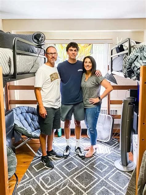 11 Easy Ways to Organize a Small Dorm Room – Simply2moms