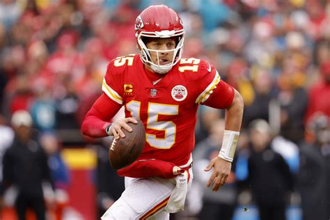 Patrick Mahomes Makes His Opinion On Chiefs Holdout Very Clear - The Spun