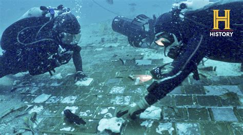 Section of destroyed shuttle Challenger found on ocean floor