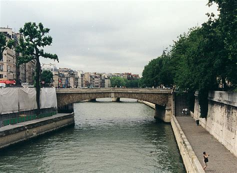 Bridge of the Week: Seine River Bridges: Petit Pont