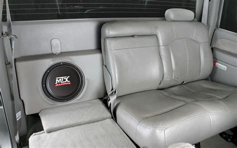 Chevrolet 2500/3500HD Crew Cab 2000-2006 ThunderForm Custom Subwoofer ...