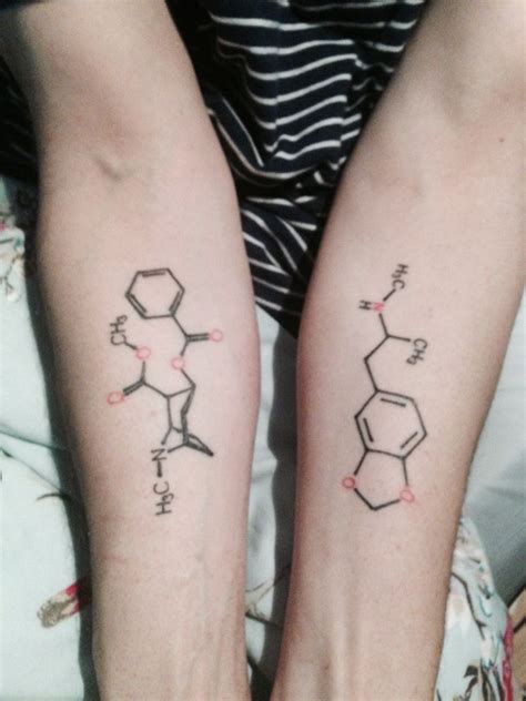 Pin by Ale Ramirez on Proyectos que debo intentar | Molecule tattoo, Tattoos, Geometric tattoo