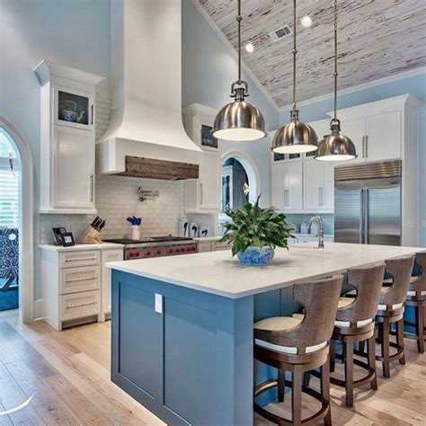 Gorgeous Coastal Kitchen Design Ideas 08 - PIMPHOMEE