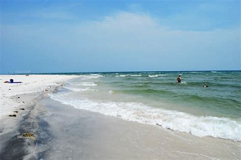 10 Best Family Beaches in Mississippi for 2021 (Kid Friendly)