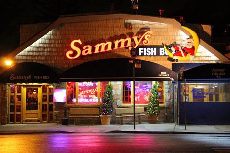 Sammy's Fish Box - Drink NYC - The Best Happy Hours, Drinks & Bars in New York City