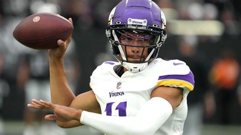 NFL preseason 2022 Week 1 takeaways and schedule - Vikings test backup QBs Sean Mannion, Kellen ...