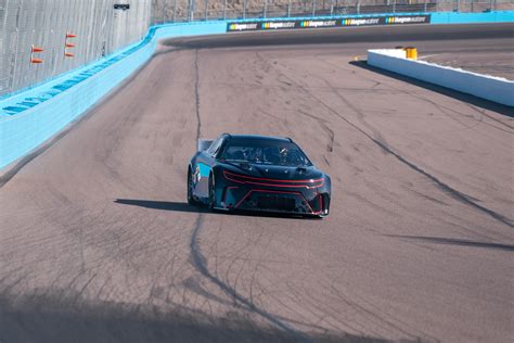 Joey Logano makes laps in Next Gen car test at Phoenix | NASCAR.com