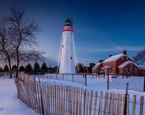 Fabulous and Frozen Michigan Lighthouses (Winter Fun) | My Michigan ...