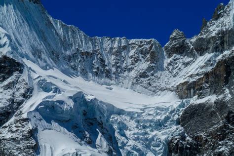 Himalayas Glaciers Trek, EBC Nepal Trekking Stock Image - Image of everest, glacier: 246697903