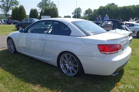 BMW 330i Convertible Automatic, 6-speed