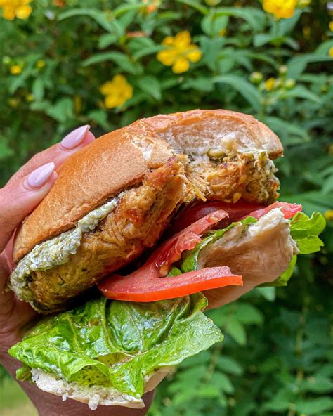 Masala Jackfruit Burgers - Zars Kitchen