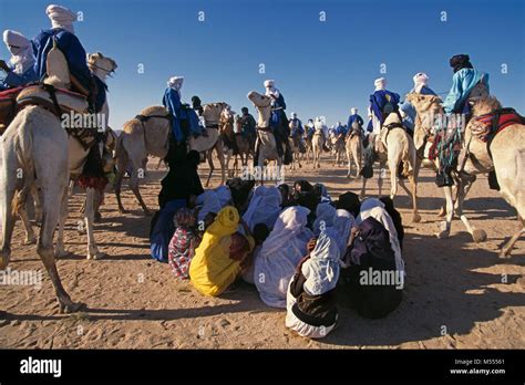 Algeria tamanrasset women tuareg tribe hi-res stock photography and images - Alamy