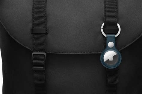 What does apple luggage tracker do for travel? - Travel closely