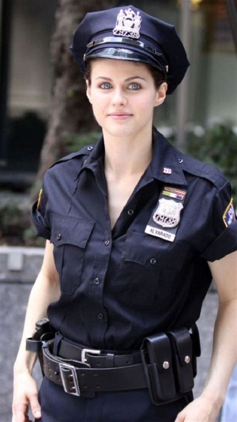 Pin by Juckjulius on Uniformes | Police women, Military women, Military ...