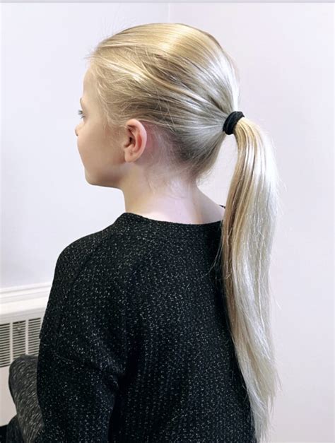 Ponytail Tutorial | How to Do a Basic Ponytail - Stylish Life for Moms